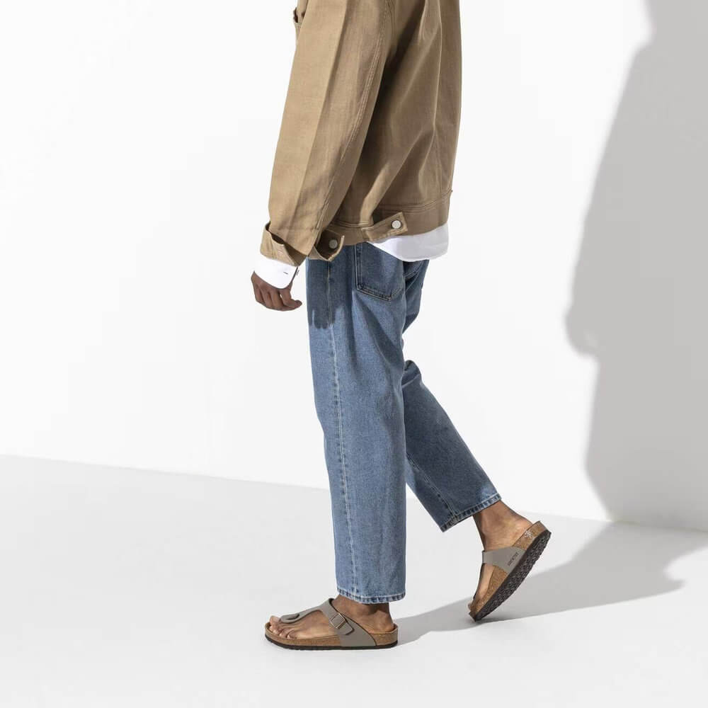 birkenstock-gizeh-regular-sandals-womens-stone-43391003546-look_m